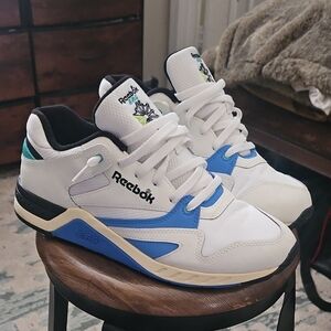 Reebok ERS 4000 Caulk Kinetic Blue Athletic Shoes